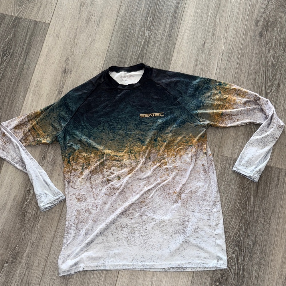 Men's Gradient Long Sleeve Shirt - Black, Gold, and White